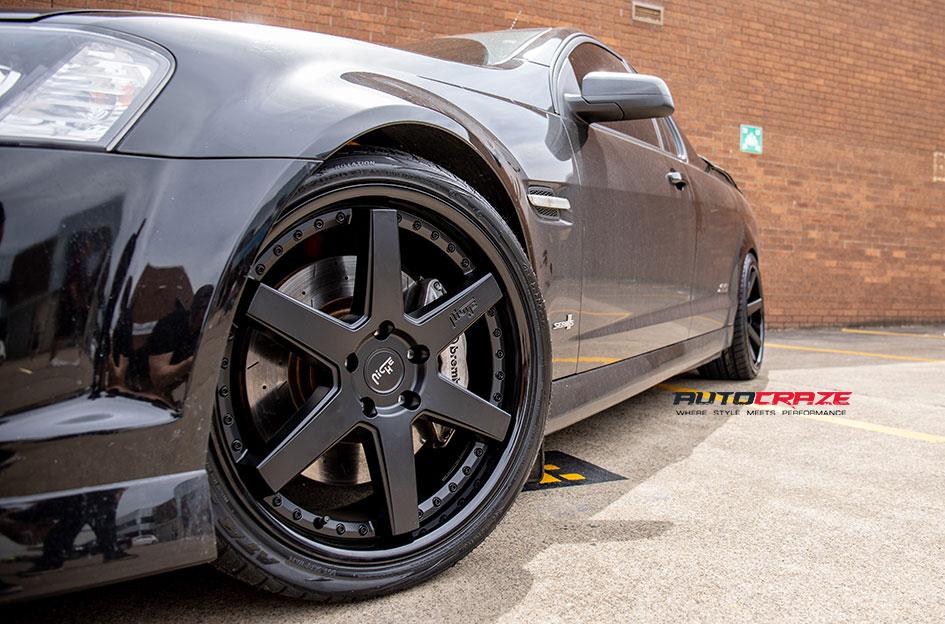 HOLDEN-COMMODORE-ALTAIR-MATTE-BLACK-WITH-GLOSS-BLACK-LIP
